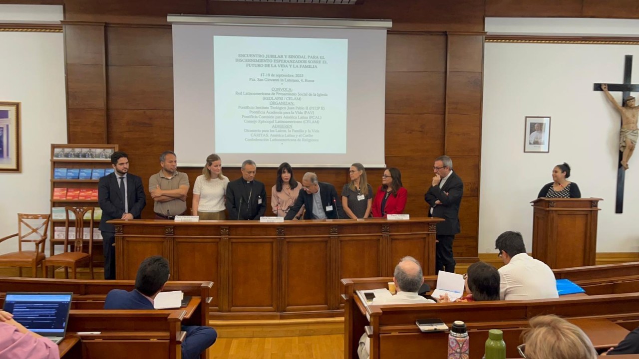 23.-Familia-y-vida-Centros-Doctrina-Social.-Vaticano.-Septiembre-2025-10.jpg