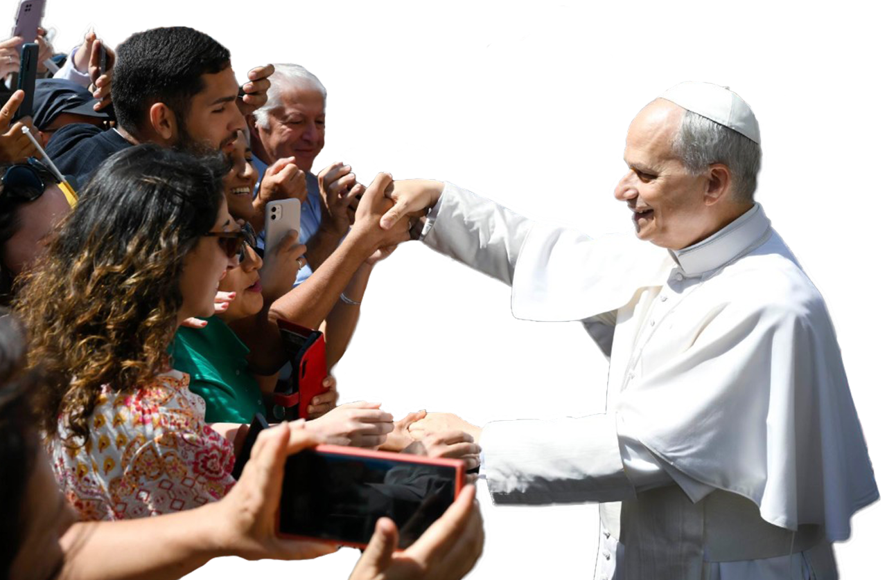 Ayúdennos también ustedes, luego ayúdense unos a otros a construir puentes, con el diálogo, con el encuentro, uniéndonos todos para ser un solo pueblo siempre en paz. 