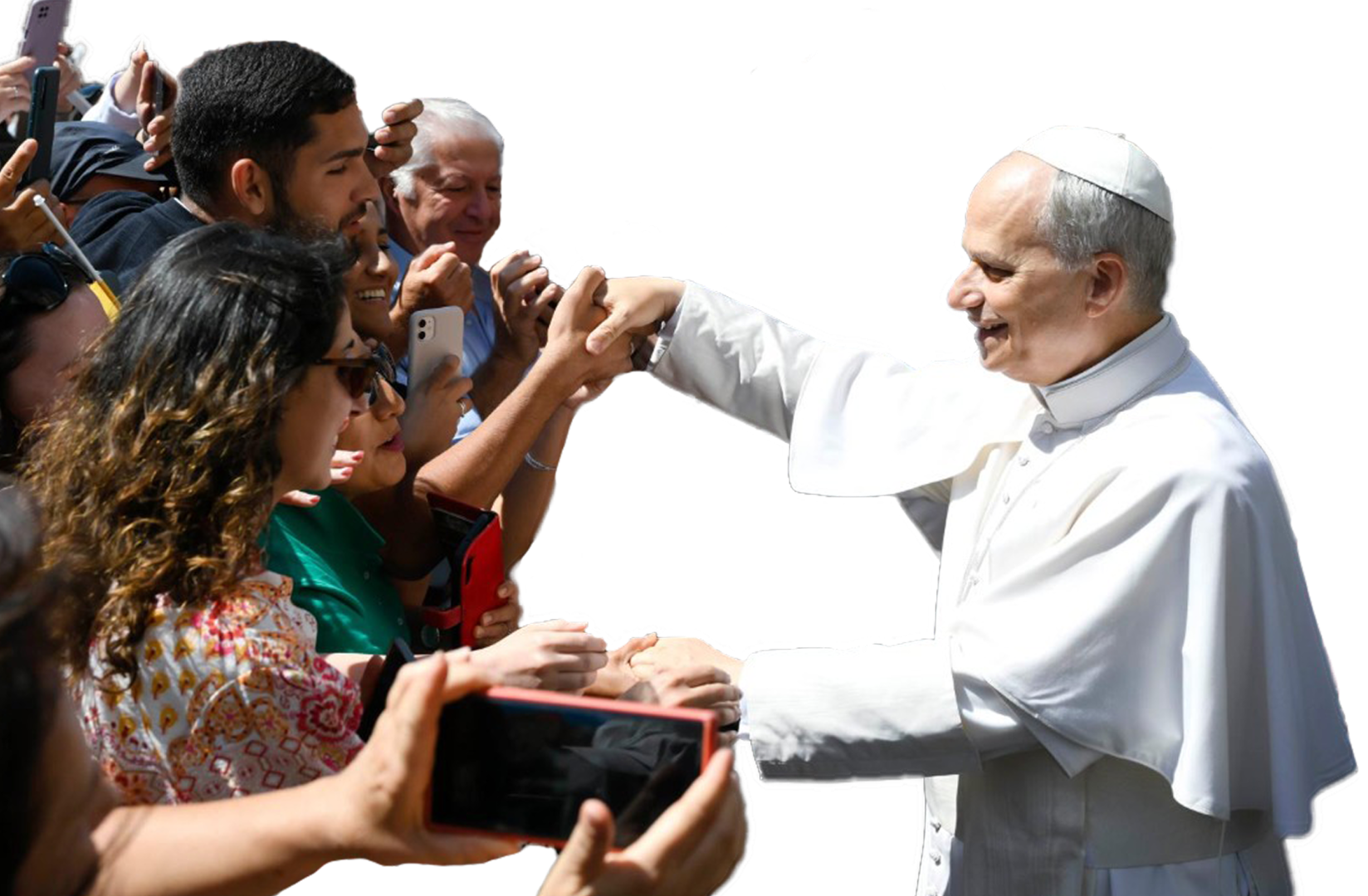 Ayúdennos también ustedes, luego ayúdense unos a otros a construir puentes, con el diálogo, con el encuentro, uniéndonos todos para ser un solo pueblo siempre en paz. 
